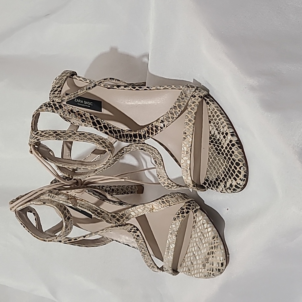 Women's European size 39 snake print heels